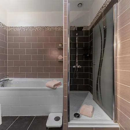 Maison Petillat - Calme En Plein Centre - 2 80m2, Wifi Prázdninový dům *