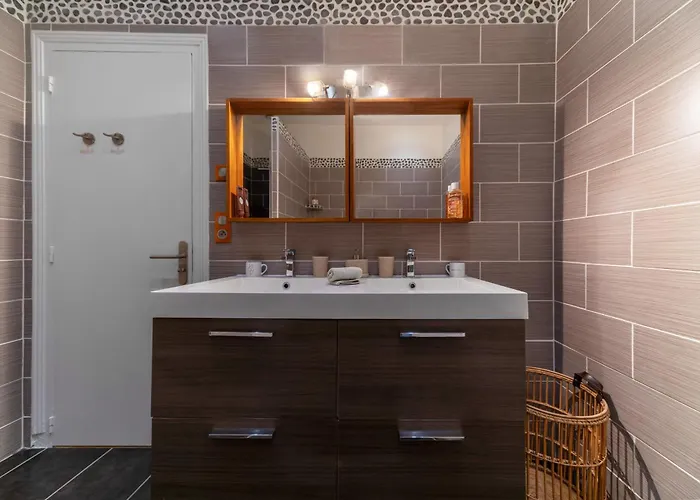 Dom wakacyjny Maison Petillat - Calme En Plein Centre - 2 80m2, Wifi